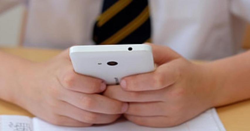 UAE schools restrict mobile phones to minimize student distractions