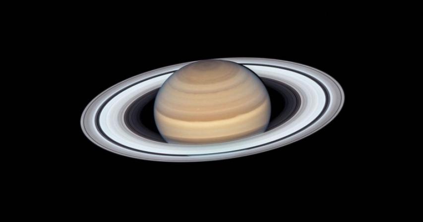 uae-night-sky-to-shine-as-saturn-reaches-peak-brightness
