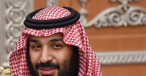 Saudi crown prince says women can choose to wear abaya