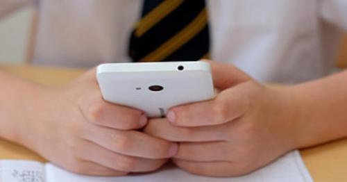 UAE schools restrict mobile phones to minimize student distractions